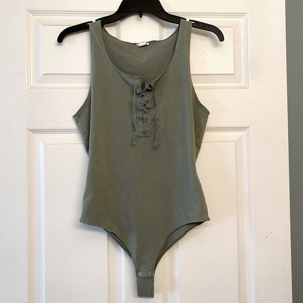 NWOT Garage bodysuit